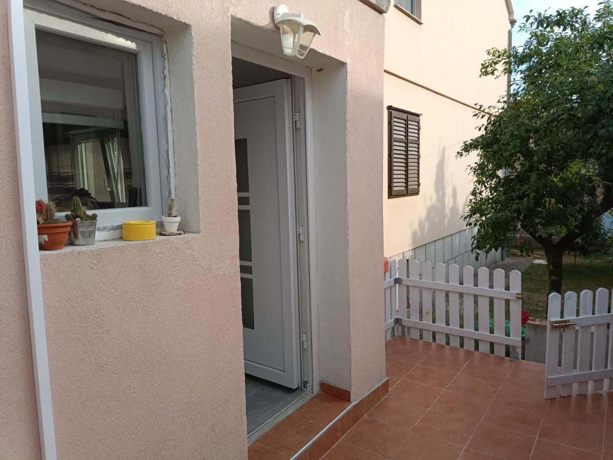 Appartement Apartman Mala Cici à Zadar Extérieur photo
