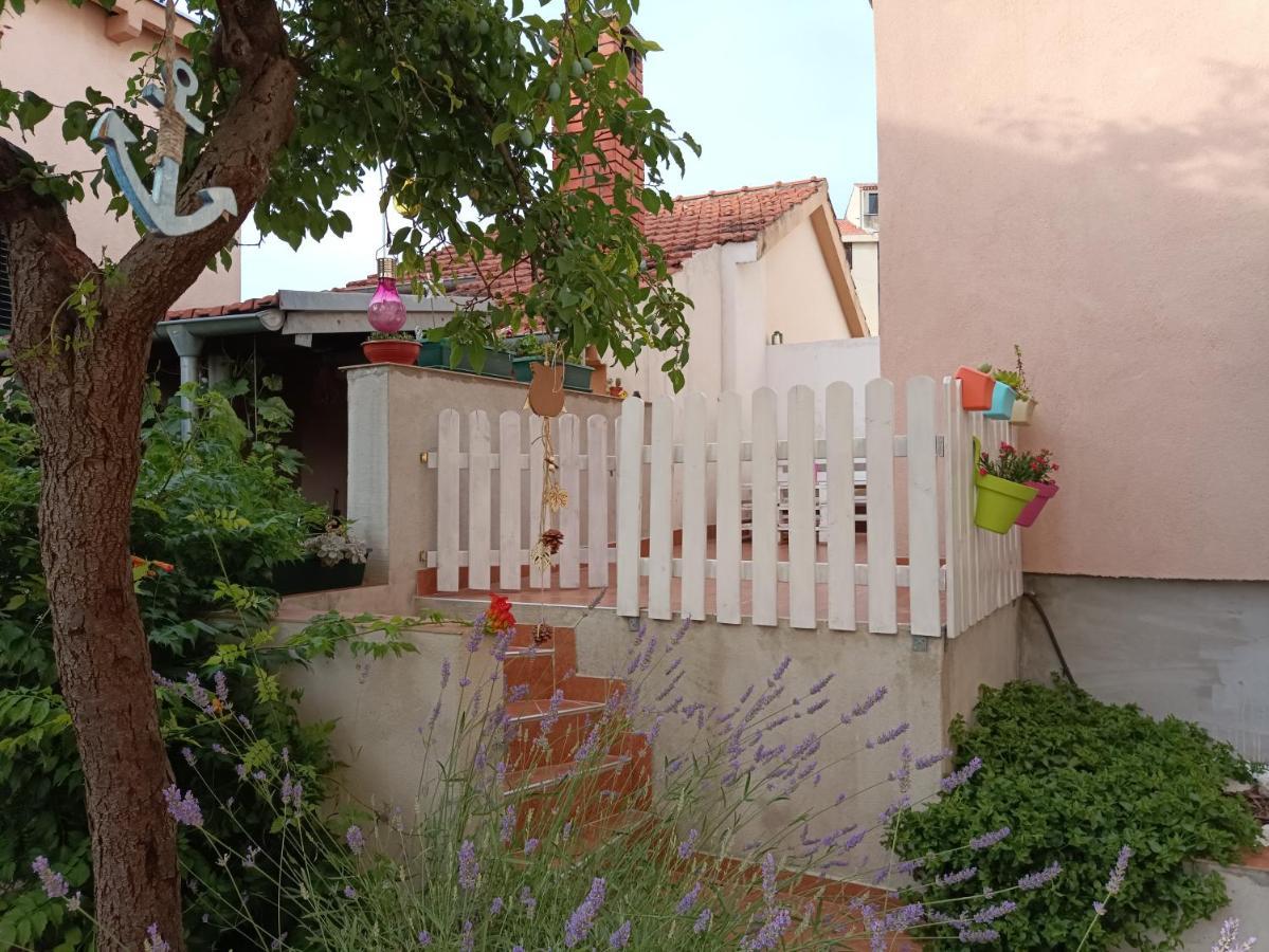 Appartement Apartman Mala Cici à Zadar Extérieur photo
